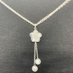 Hawaiian flower necklace